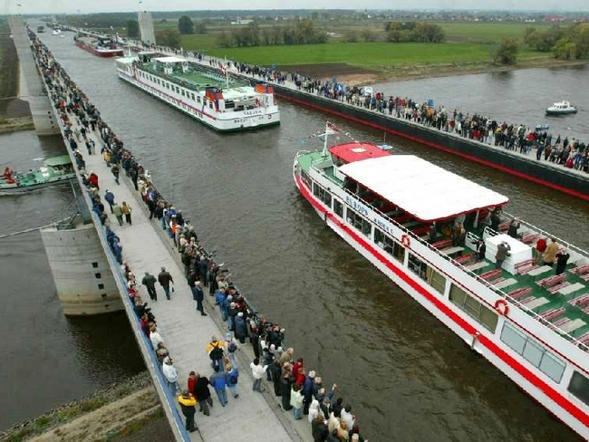 Топ 10 удивителни човешки творения - Водният мост в Магдебург – Германия