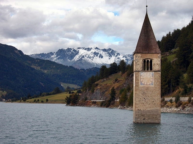 Топ 7 най-красиви потопени църкви - Решензее, Италия