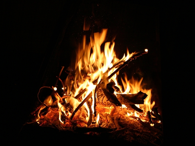7 съвета за оцеляване от Беър Грилс - Запалете огън