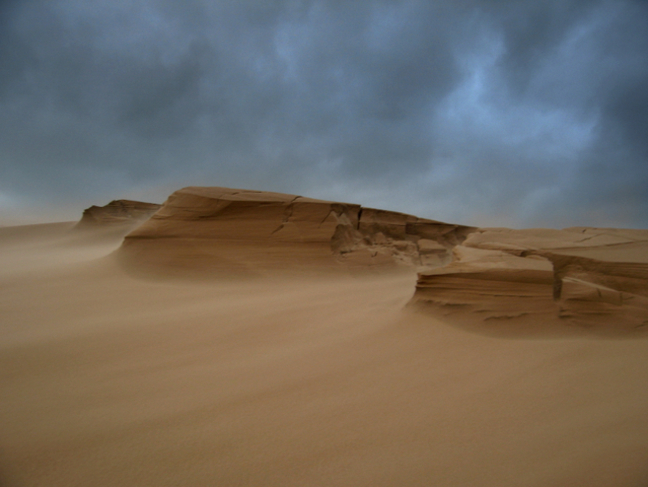 7 съвета за оцеляване от Беър Грилс - Как се оцелява в пясъчна буря