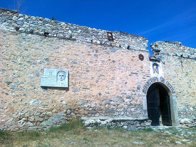 Мулдавски манастир Света Петка и изгубеният рай