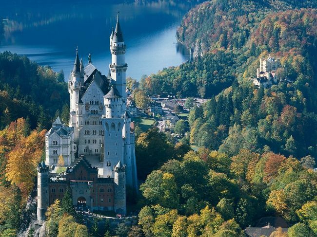 Топ 6 замъци в Бавария, които трябва да видите - Замъкът Нойшванщайн