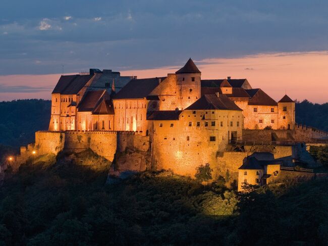 Топ 6 замъци в Бавария, които трябва да видите - Замъкът Бургхаузен