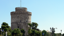 Нови цени посрещат първите туристи в Гърция