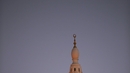 Дубай - щрихи от ежедневието - Осветена джамия, от която се разнася призив за молитва