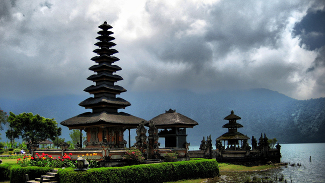 Топ 10 екзотични дестинации за меден месец - 7. Индонезия