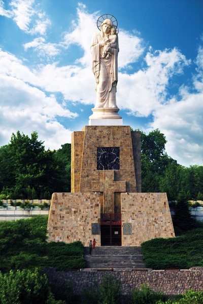 Богородица: Статуята, която пази Хасково