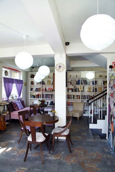 Novel Book Bar – вълшебната къщичка в центъра на София