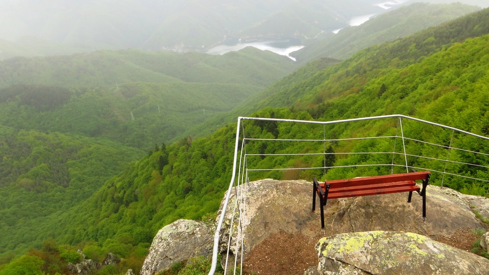 Бековите скали - да седнеш на ръба на Родопите
