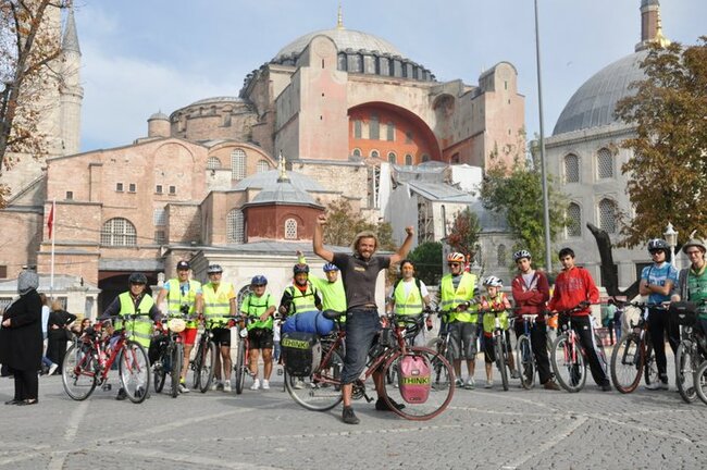 Вячеслав Стоянов: Един колоездач за пътешестването като дрога - Средиземноморската обиколка - Света София, Истанбул