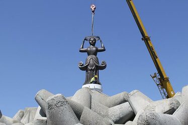 Откриване на новия фар-скулптура в Царево