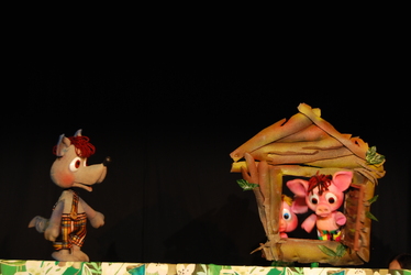 Трите прасенца - куклен театър за деца - Стара Загора
