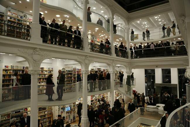 Новата книжарница в Букурещ, в която ще се влюбите