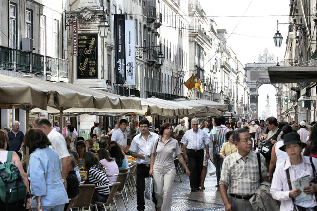 Маршрути из старите квартали на Лисабон - Баиша е създаден за пазаруване