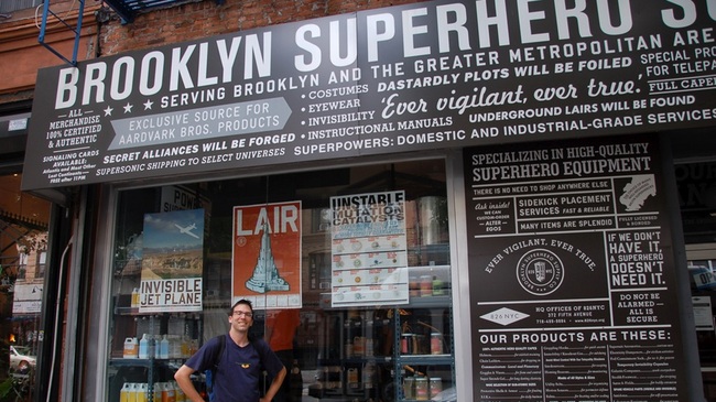 Магазин за супер-герои в Ню Йорк