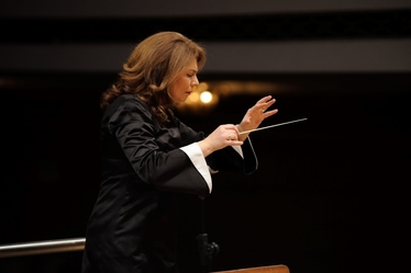 Оркестърът на Любка Биаджони и първата виола на Миланската Скала - Симониде Бракони