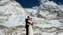 Двойка сключи брак на Еверест (галерия)