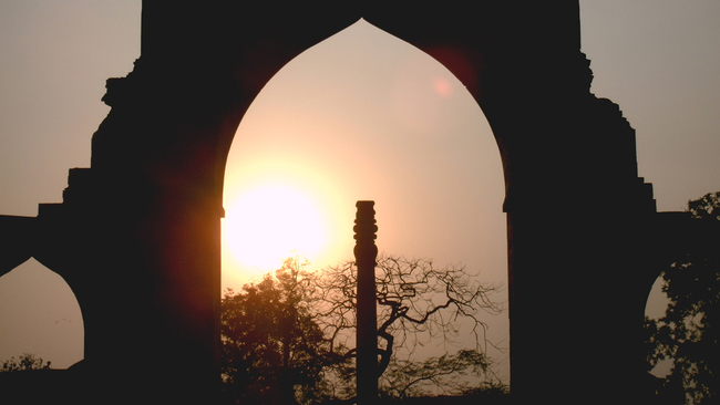 5 места, на които се сбъдват желания - Здраве: Железният стълб в Ню Делхи