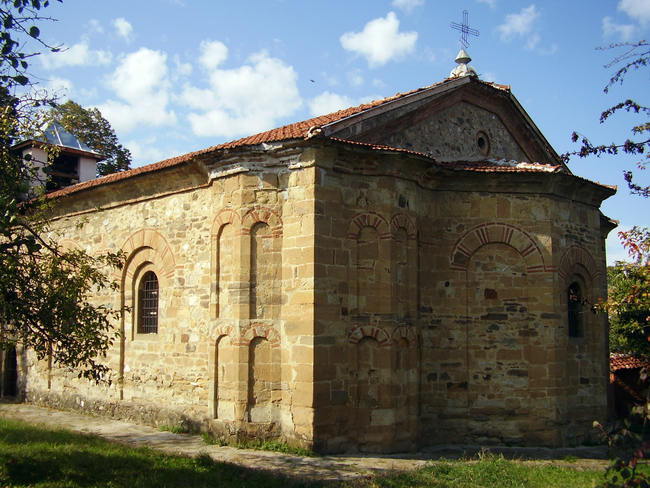 Граница: Единственото село с църква, манастир и винпром