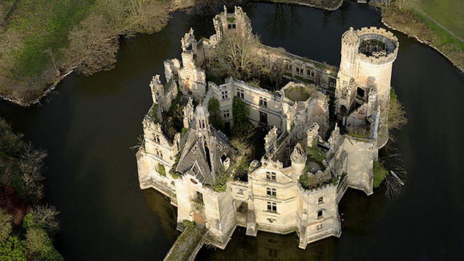 Как 6500 души си купиха средновековен френски замък (видео)