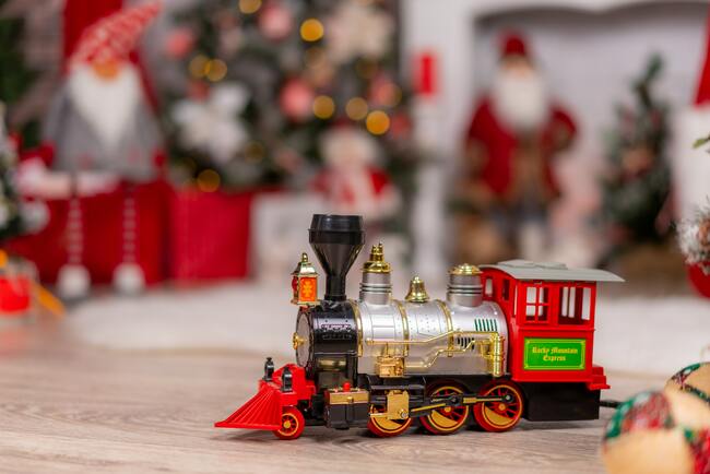 Приказен Коледен влак с парен локомотив ще пътува от Септември до Велинград