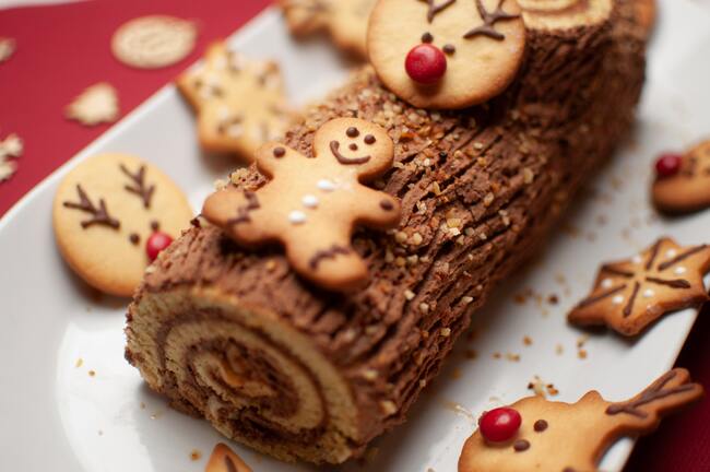 Коледно пънче или Buche de Noel - традиционният френски коледен сладкиш