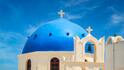 Какво стои зад църквите със сини куполи в Санторини?