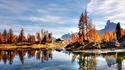 Защо да посетите красивите езера в Доломитите?