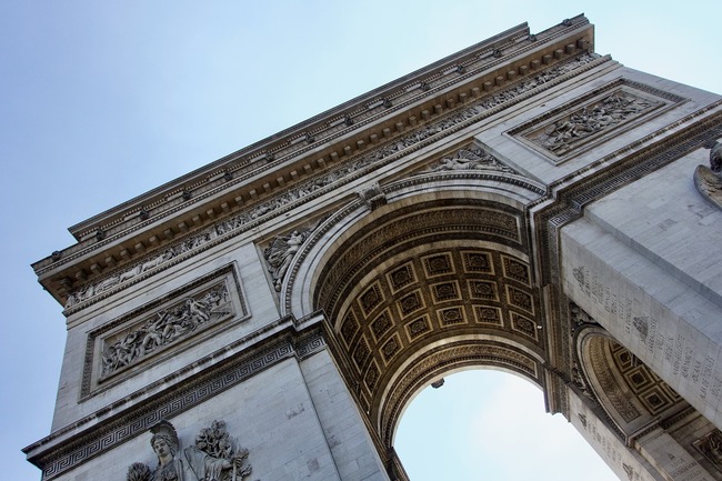 30 от най-известните монументи в Париж