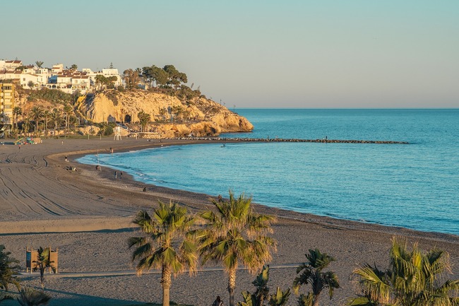 3 красиви плажа, които да посетим в Испания това лято