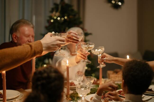 Коледен тост, за да кажете „Наздраве!“ до празниците