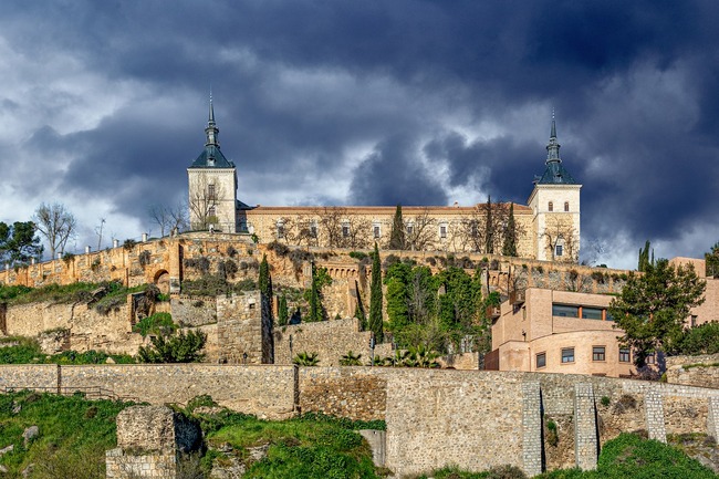 Дворецът Алказар в Толедо – паметник на испанския архитектурен гений