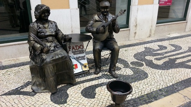 История и интересни факти за португалската национална музика – Фадо