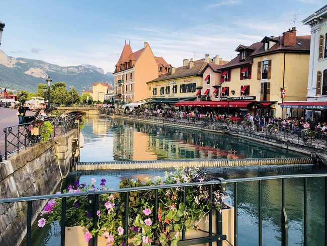Топ 5 на красивите стари градове и села във Франция