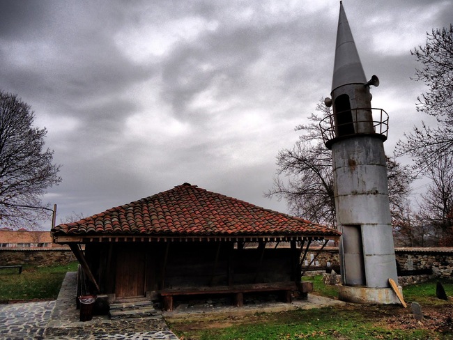 Джамията на седемте моми в село Подкова