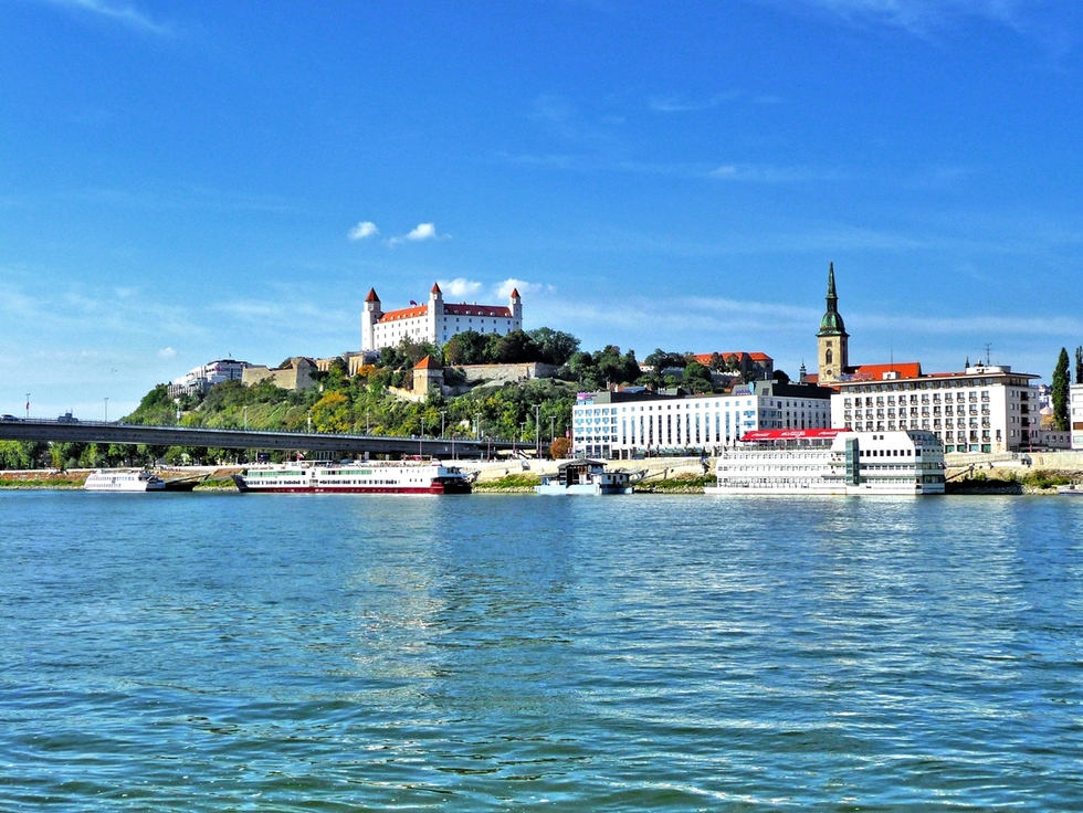 Тихият, бял Дунав в 40 удивителни снимки - Братислава, Словакия