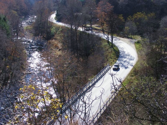 От Асенова крепост до река Луковица по римския път - Вече съм почти в най-ниската точка на пътя.