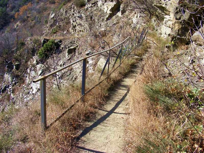 От Асенова крепост до река Луковица по римския път - Доста адреналин е преминаването тук!