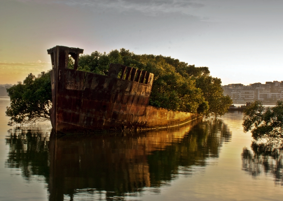Най-изумителните изоставени места по света - Военен кораб от Втората световна война, Сидни, Австралия