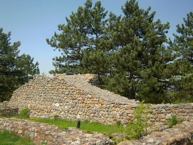 Крепостта Кракра: Перник отвисоко