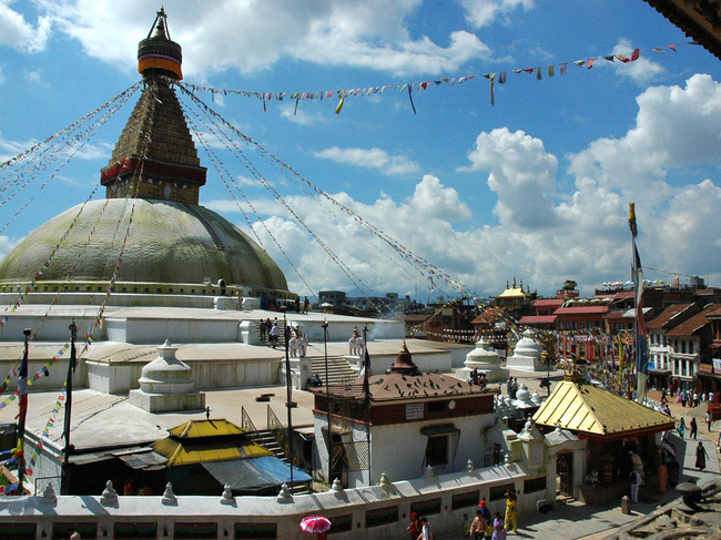 Стая с изглед към рая (фотогалерия) - Будистки храм в Непал