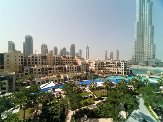 Стая с изглед към рая (фотогалерия) - Изглед към небостъргача Бурж Халифа, Дубай