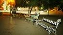 Отвлечени и преоблечени пейки в София