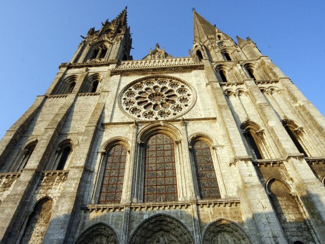 10-те най-красиви катедрали във Франция - Нотр Дам дьо Шартър