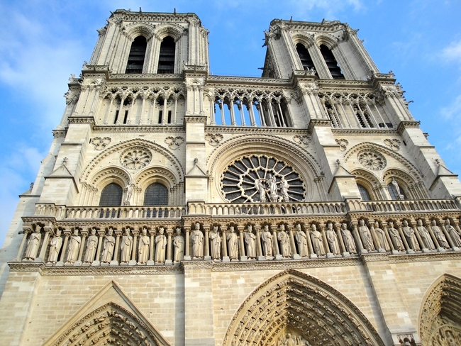 10-те най-красиви катедрали във Франция - Парижката Света Богородица