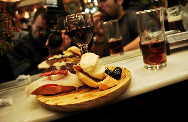 Как се прави нищо в Мадрид - Тапас: от бар на бар