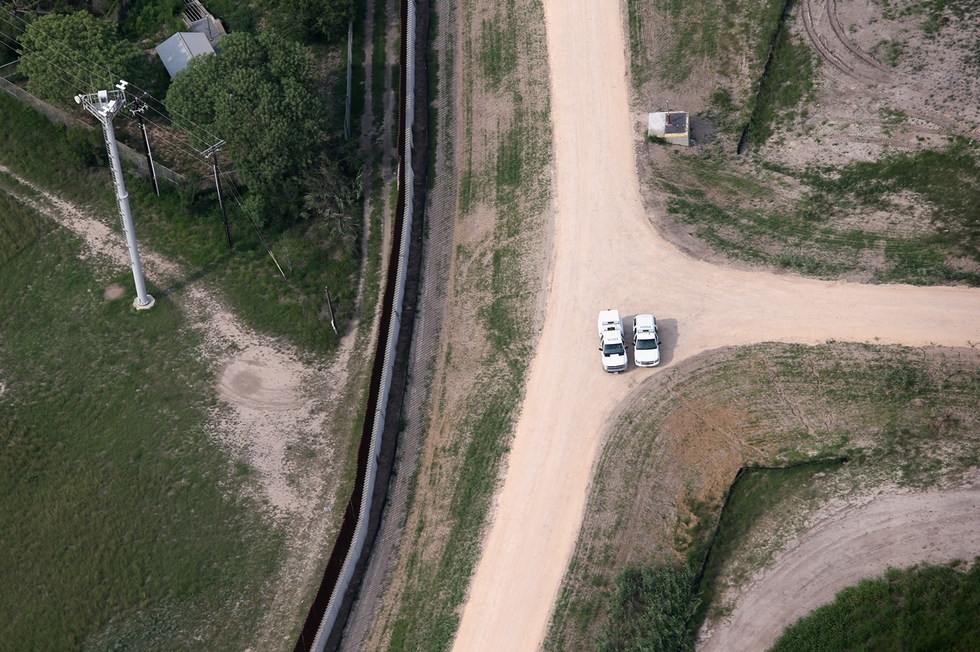 Мексиканската граница, наркотици и един хеликоптер - Граничен патрул