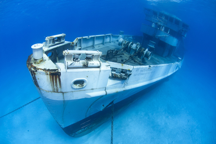 Кайманите: Среща със старата подводница