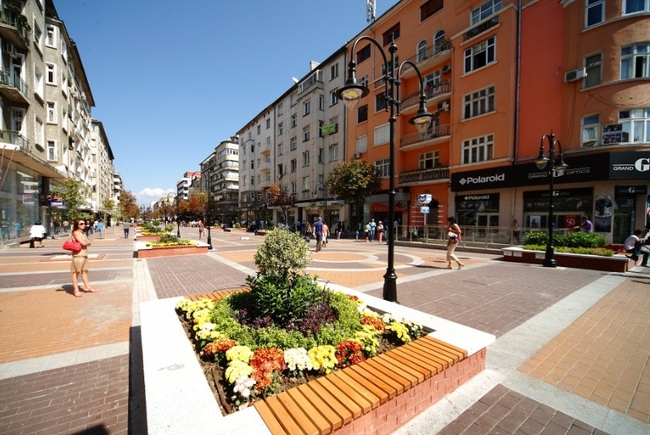 Столичният булевард "Витоша" в класация за най-скъпи търговски улици!
