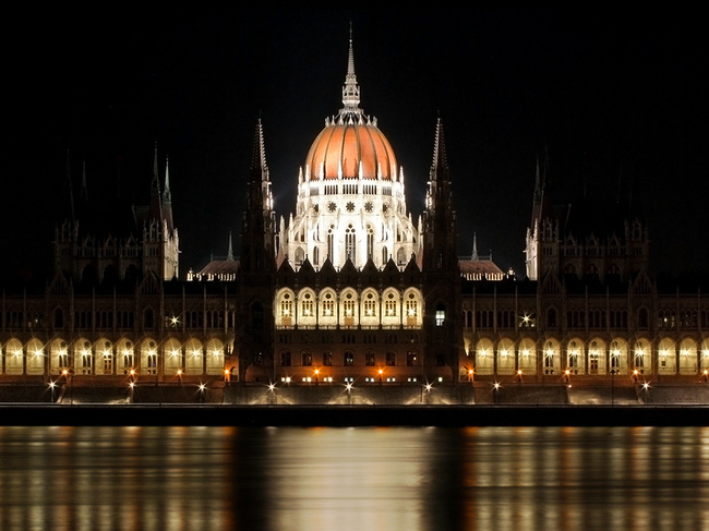Ловци на призраци: Будапеща - Трета спирка: Унгарският парламент